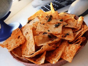 Чипсы из лаваша: Лаваш со вкусом аджики