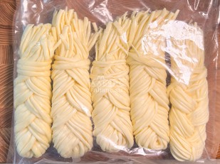 Сыр Чечил паутинка (краб)  500 гр.: Сырный продукт ФЕРМЕРСКИЙ коса белая