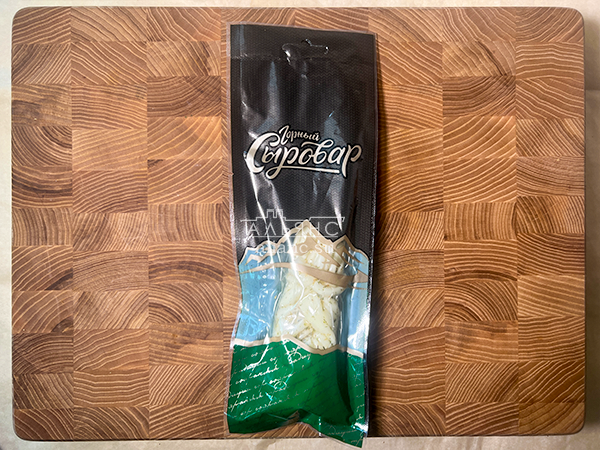 Сыр 100 гр ГОРНЫЙ СЫРОВАР (Косичка с укропом и чесноком) в Ясененво