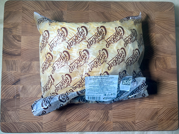 Сыр 1 кг ГОРНЫЙ СЫРОВАР (Паутинка со вкусом красной икры) в Ясененво