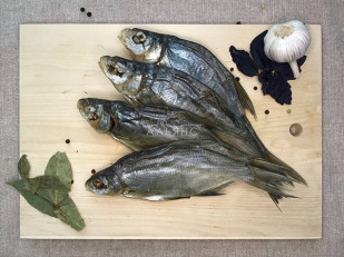 Карась холодного копчения: Густера вяленая