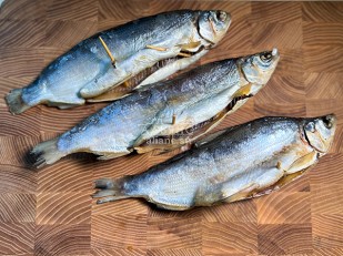 Карась холодного копчения: Пелядь вяленая крупная потрошеная